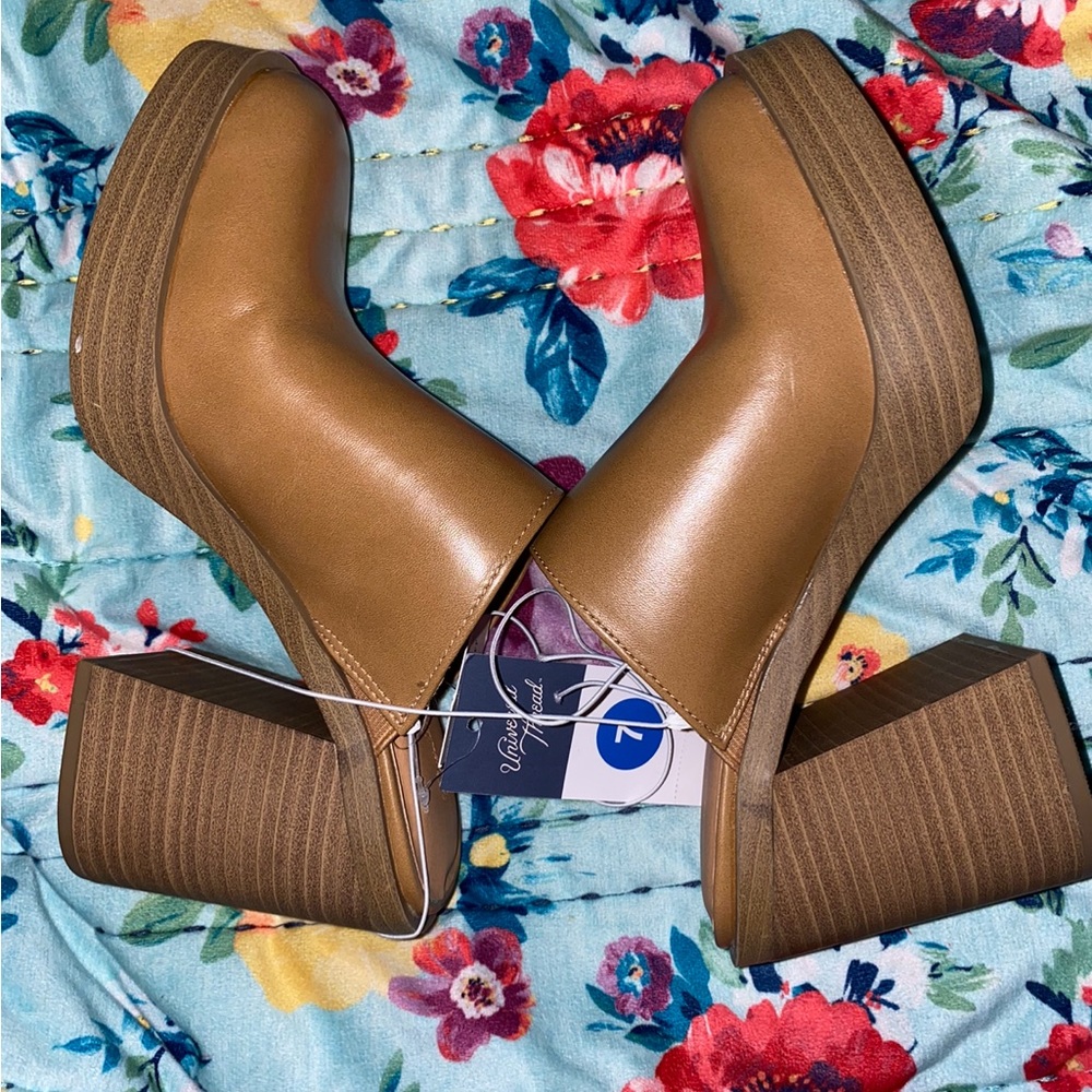 Universal Thread Women's Tan Mule/Clog Size 7M